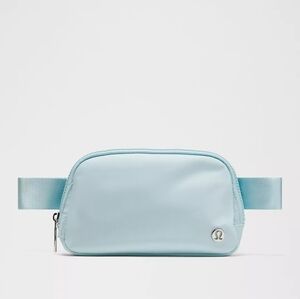 *NWT* LULULEMON Everywhere Belt Bag 1L, Color - Foam Cloud